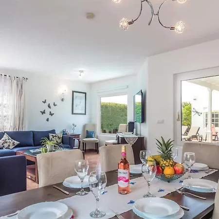 Puerto Del Carmen Sleeps 8 Air Con Wifi فيلة بويرتو ذيل كارمين