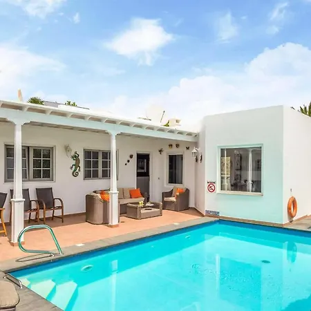 Puerto Del Carmen Sleeps 8 Air Con Wifi Пуэрто дель Кармен